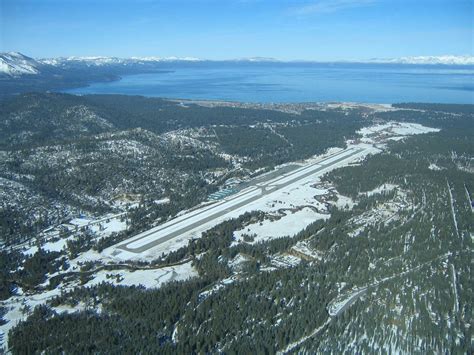 plane lake tahoe airport